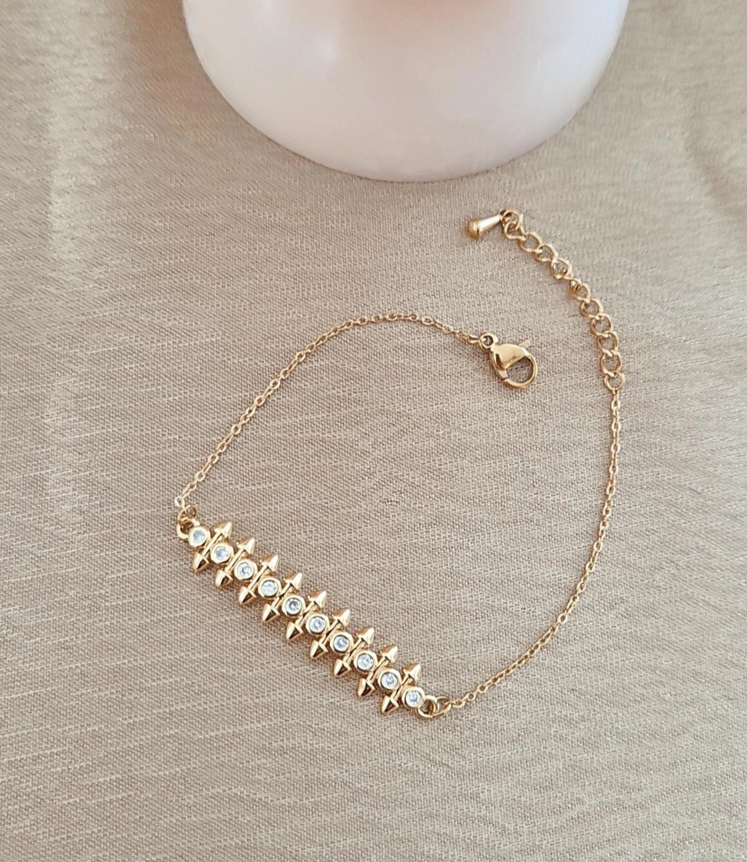 Bracelet en acier inoxydable ligne striée et strass