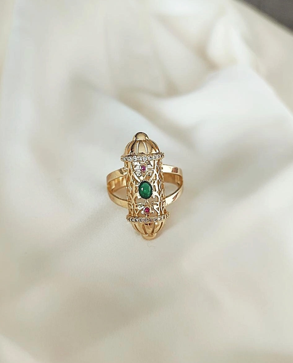 Bague avec empiècement beldi pierre verte