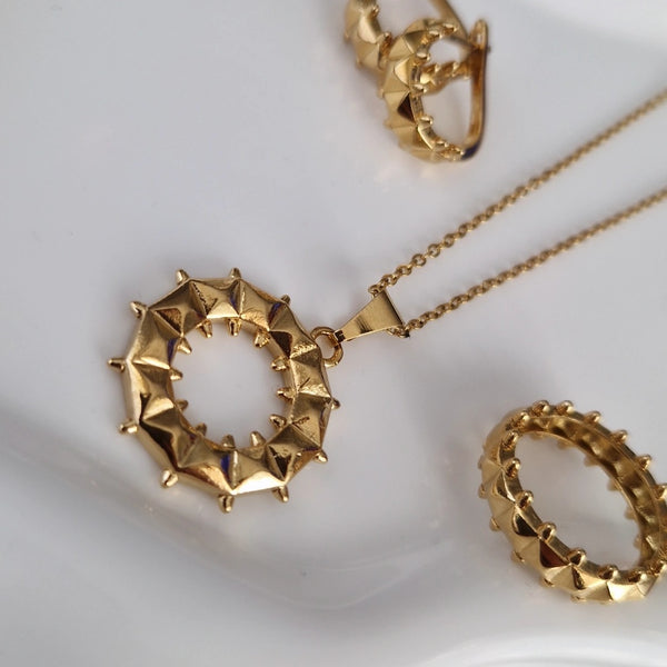 Ensemble Collier + boucles d'oreilles + bague assortis cercles pics