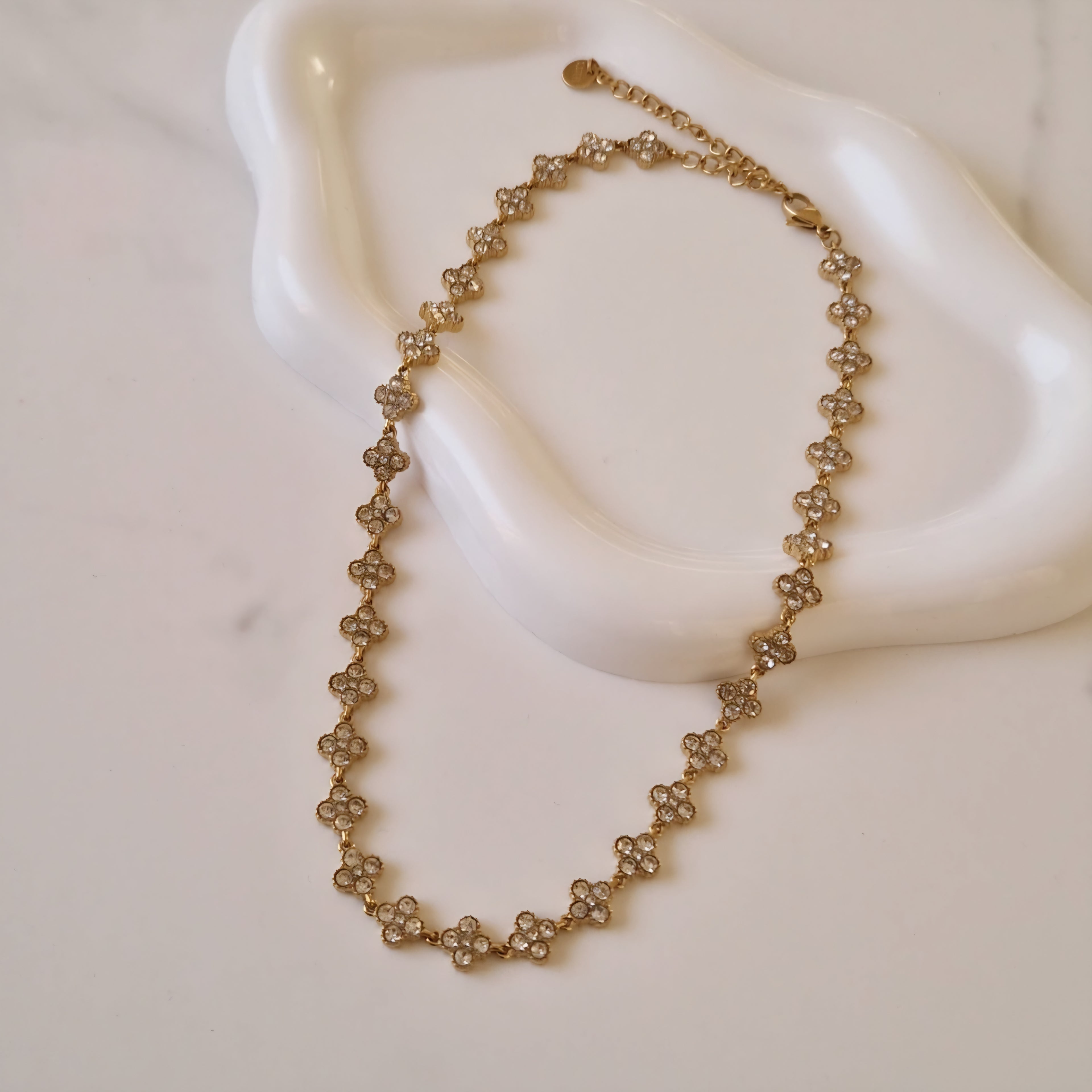 Collier en acier inoxydable fleurs de strass