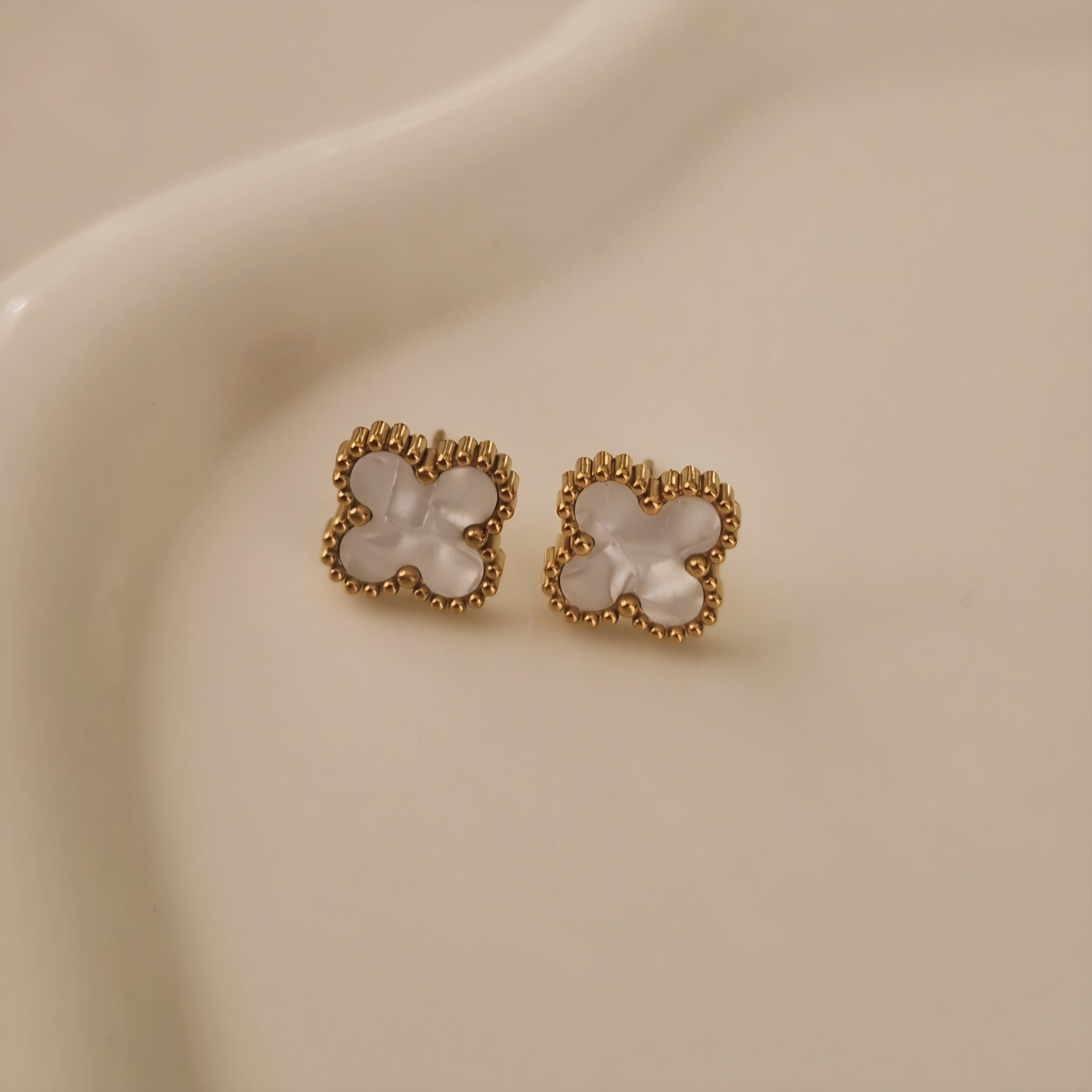 Boucles d'oreilles en acier inoxydable blanc nacré