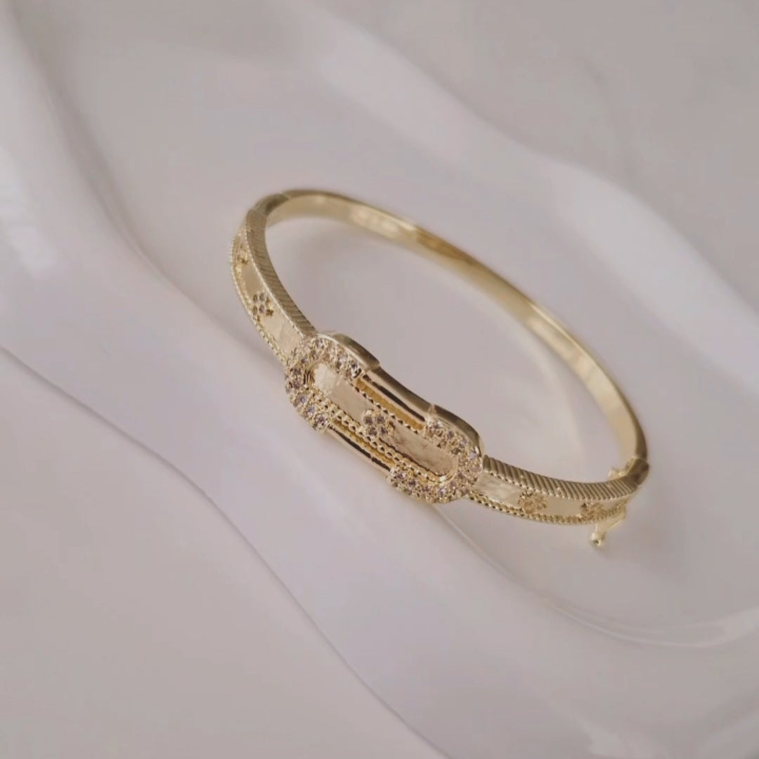 Bracelet jonc avec strass ovale (vendu à l'unité)