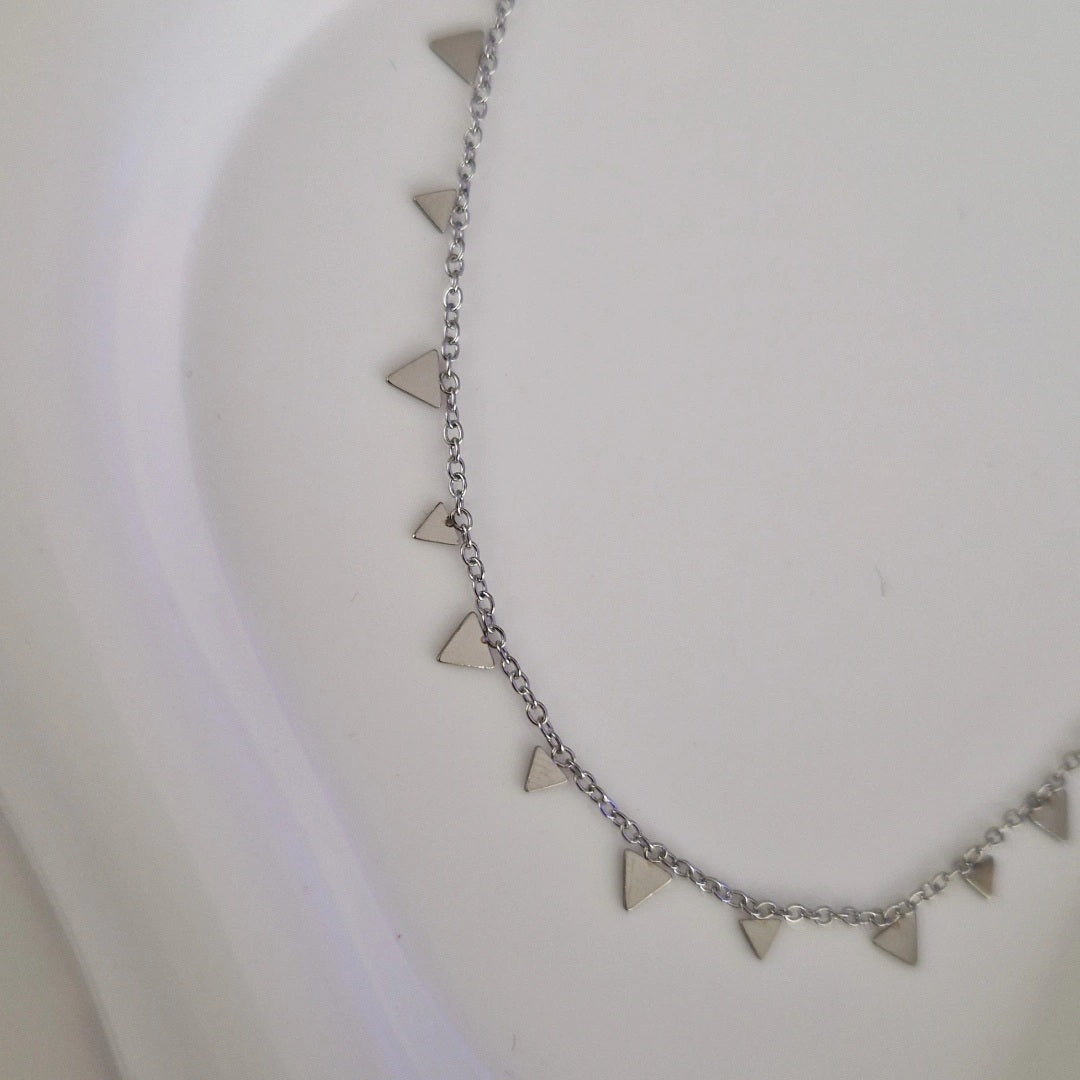 Collier en acier inoxydable multi triangles argenté