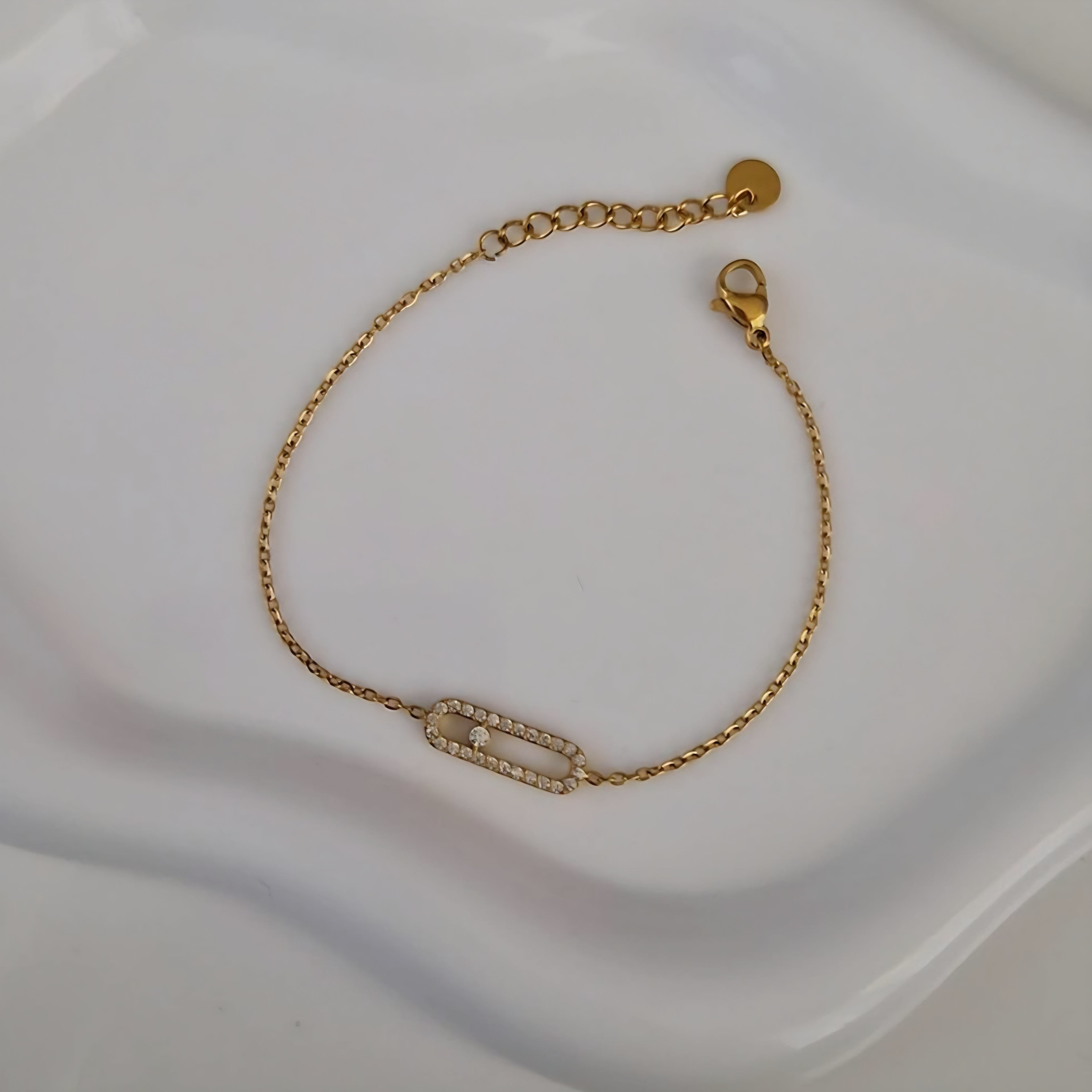 Bracelet en acier inoxydable ovale et strass