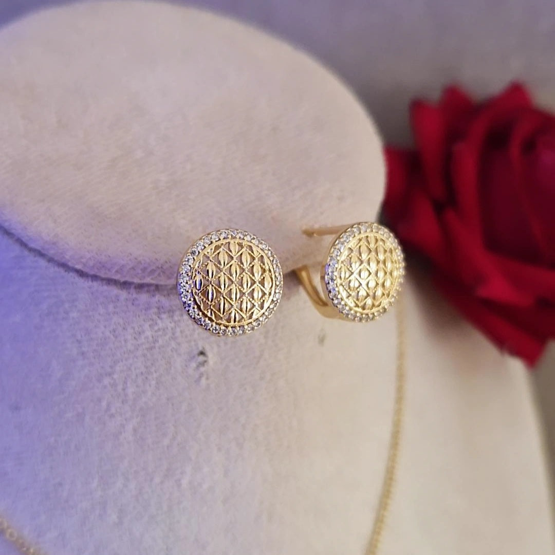 Ensemble parure collier et boucles d’oreilles ajourés et strass