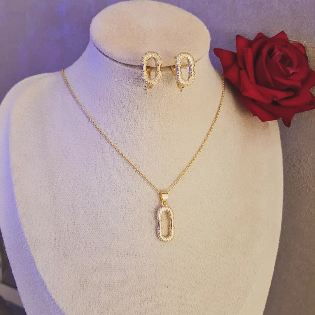Ensemble parure collier et boucles d’oreilles ovale et strass