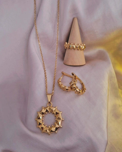 Ensemble Collier + boucles d'oreilles + bague assortis cercles pics