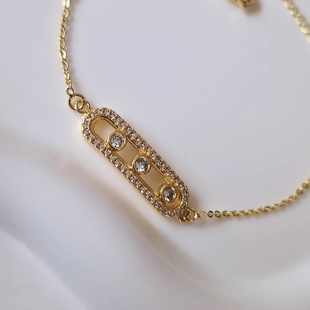 Bracelet fin en acier inoxydable ovale et strass