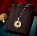 Collier avec pendentif cercle et strass